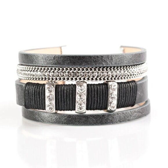 Paparazzi Jewelry Accessories - FAME Night - Black Bracelet - Vintage - Picture 4 of 4